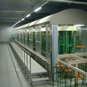 Closed type vertical electroplating production line